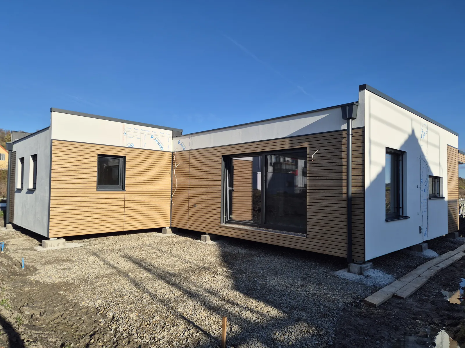 RMB Modul 120 – Das Raumwunder, Colmberg – modulares Holzhaus in L‑Form