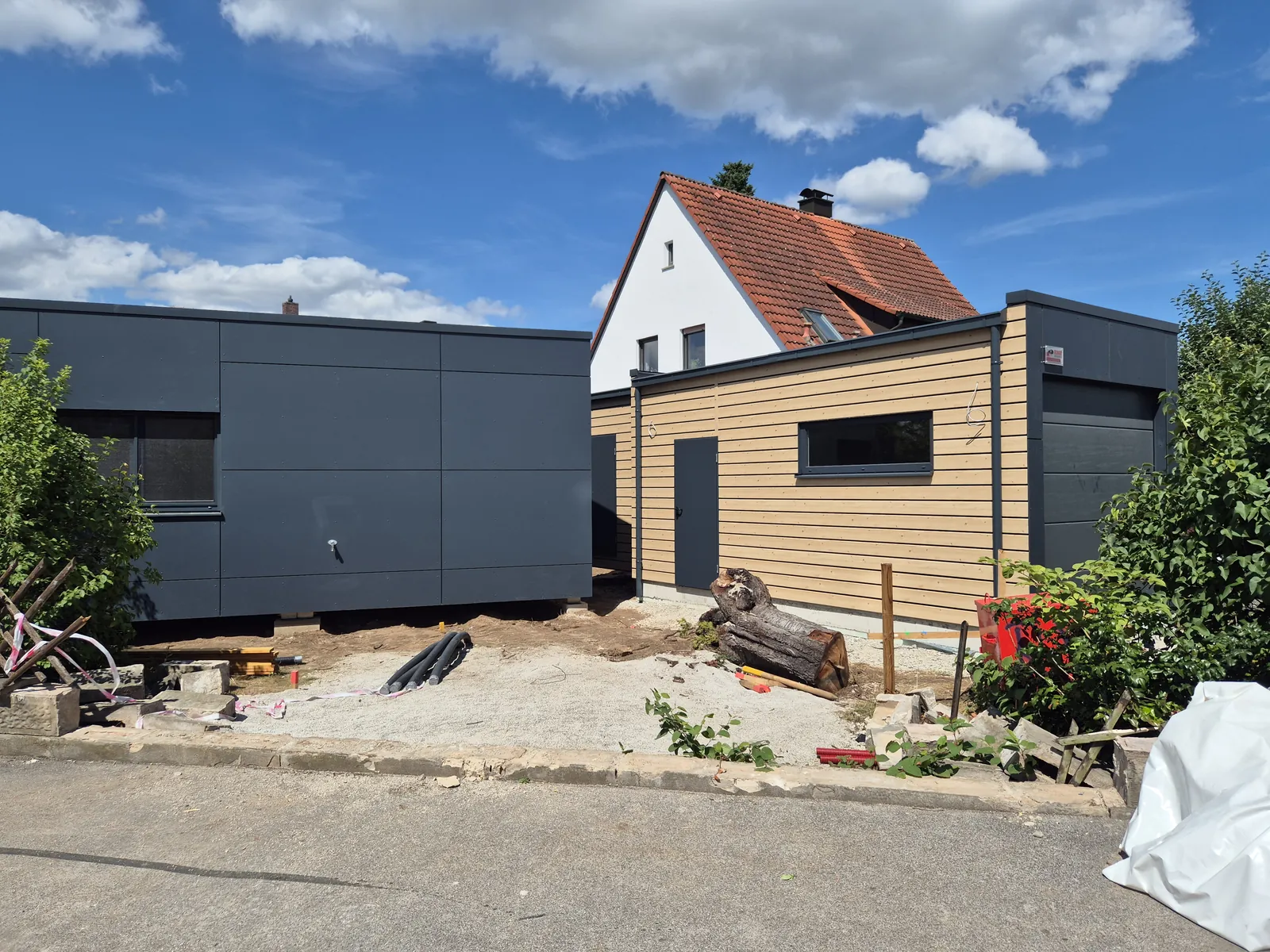 RMB Modul 83 – Das Bunte Haus, Schwabach – modulares Holzhaus mit Fertiggarage